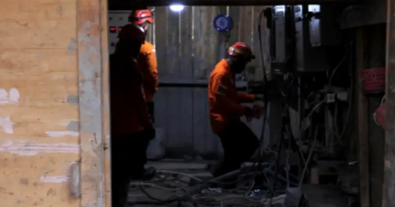 চীনের সোনার খনিতে লিফট ছিঁড়ে ৭ জনের মৃত্যু, তথ্য গোপন করায় ১১ জন আটক