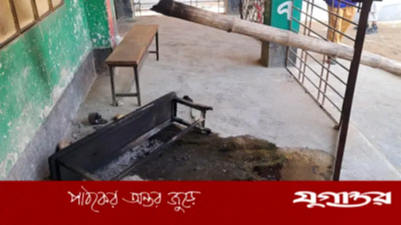 নেত্রকোনার চারটি ভোটকেন্দ্রে আগুন: দুর্বৃত্তদের হামলায় আতঙ্ক