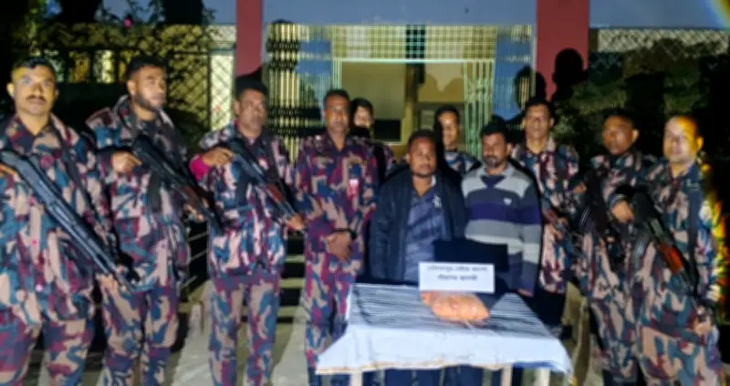 বগুড়া আদালতের নির্দেশে হিরো আলমের গ্রেপ্তারি, কুষ্টিয়ায় গাঁজা সহ দুই ‘চোরাচালানকারী’ আটক