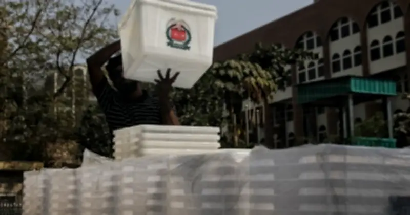 বাংলাদেশে ১৩তম জাতীয় সংসদ নির্বাচন: ২৯৯ আসনে ভোটগ্রহণ, নিরাপত্তায় ৯ লাখ ৫৮ হাজার সদস্য