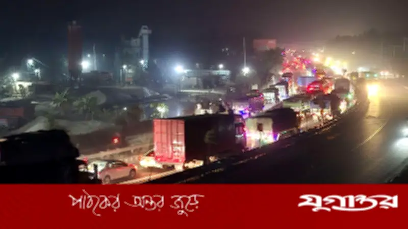 ঢাকা-টাঙ্গাইল-যমুনা সেতু মহাসড়কে ১০ কিলোমিটার যানজট, ভোগান্তিতে যাত্রীরা