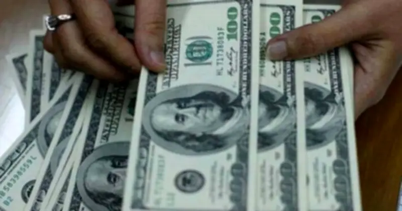 বাংলাদেশ ব্যাংকের ডলার ক্রয়: ১১ ব্যাংক থেকে ১৭১ মিলিয়ন ডলার সংগ্রহ