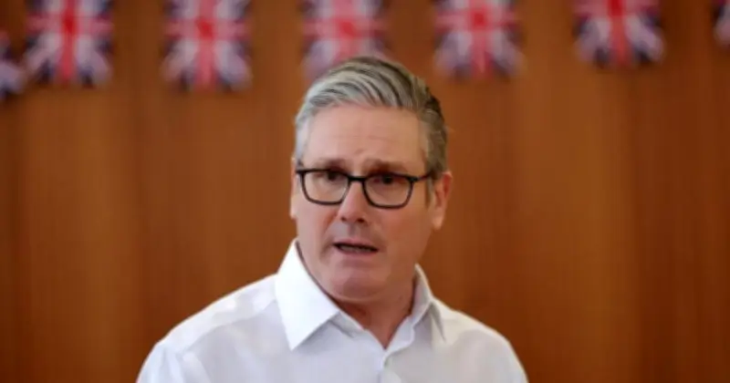 যুক্তরাজ্যের প্রধানমন্ত্রী কিয়ার স্টারমার পদত্যাগের চাপ প্রত্যাখ্যান করে বলেছেন, তার সরকারের ম্যান্ডেট বহাল রয়েছে