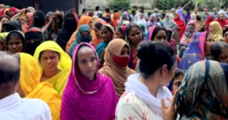 চাঁদপুরের রূপসা দক্ষিণে ৫৫ বছর ধরে নারী ভোটাররা ভোট দেননি, এবার বিশেষ উদ্যোগ