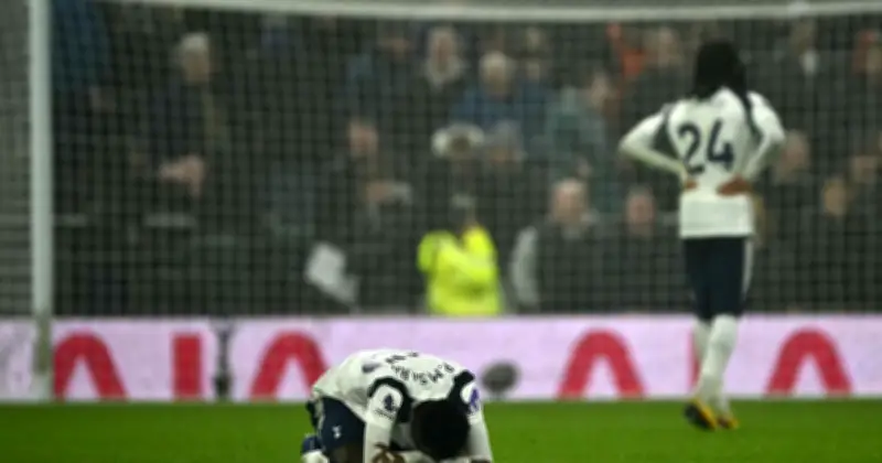 সেসকোর শেষ মুহূর্তের গোলে ম্যানচেস্টার ইউনাইটেডের ড্র, টটেনহ্যামের পরাজয়ে ফ্রাঙ্কের চাকরি ঝুঁকিতে