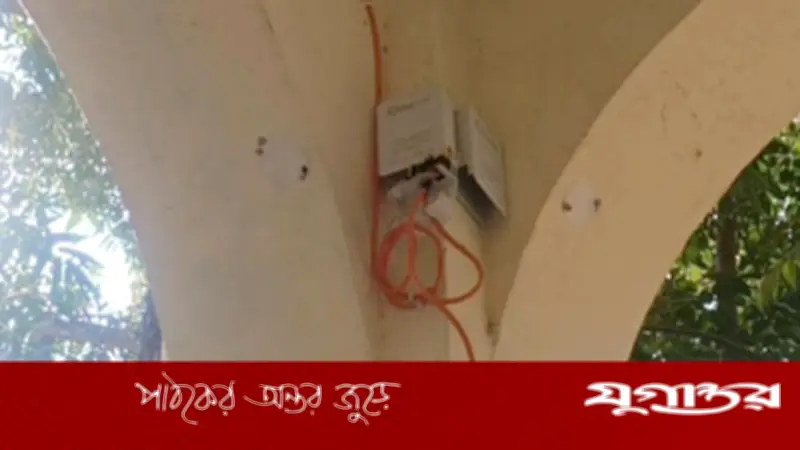 চট্টগ্রামের আনোয়ারায় ভোটকেন্দ্র থেকে সিসি ক্যামেরা চুরি: নিরাপত্তা প্রশ্নবিদ্ধ