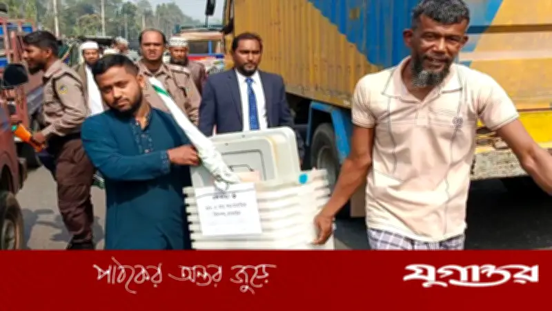 বরিশালের ৮৩৩ ভোটকেন্দ্রে নির্বাচনি সামগ্রী পাঠানো শুরু, নিরাপত্তা নিশ্চিতে প্রস্তুতি
