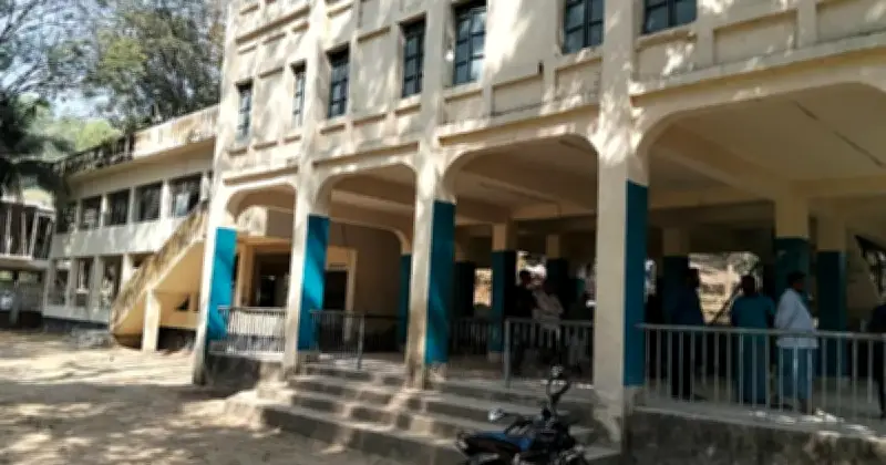 চট্টগ্রামের আনোয়ারায় ভোটকেন্দ্র থেকে সিসিটিভি ক্যামেরা চুরি: নতুন ক্যামেরা স্থাপন, তদন্ত চলছে