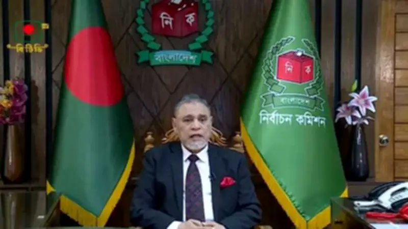 নির্বাচনের প্রাক্কালে প্রধান নির্বাচন কমিশনার জাতির উদ্দেশ্যে ভাষণ দেবেন, কুষ্টিয়ায় ভোটকেন্দ্রে বিস্ফোরক