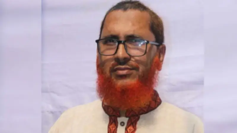 কুষ্টিয়ায় ভোটকেন্দ্রে সিসি ক্যামেরা চুরি ও বোমা উদ্ধার: নির্বাচনী অস্থিরতা