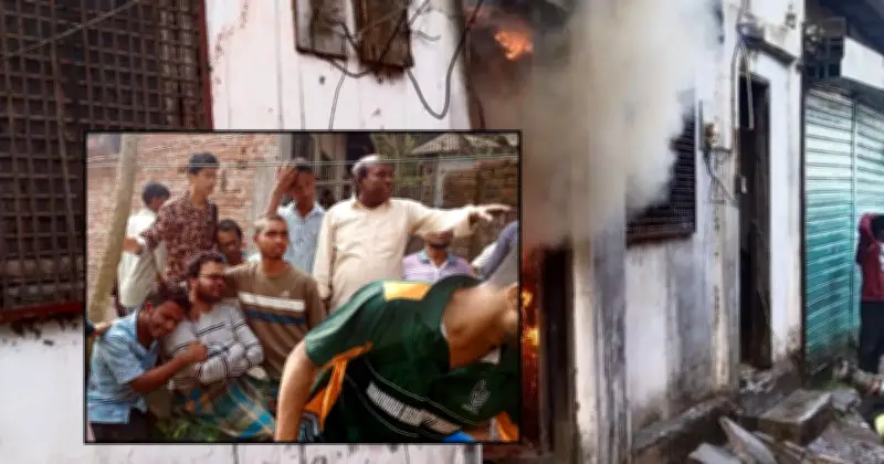 চাঁদপুরের মতলব সদরে গুদামে আগুন, ধোঁয়ায় পাঁচজন অসুস্থ, শিক্ষার্থী অন্তরা ঢাকায় রেফার্ড