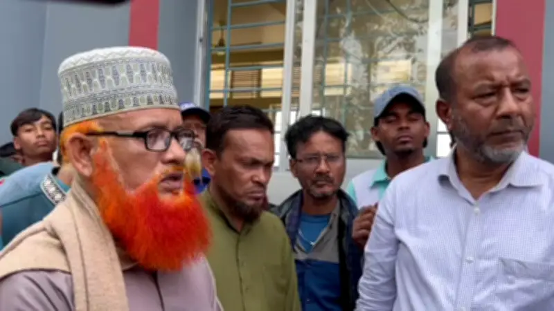 কুমিল্লায় জামায়াত নেতার ৭৪ লাখ টাকা আটক, কুষ্টিয়ায় ভোটকেন্দ্রে নিরাপত্তা হুমকি