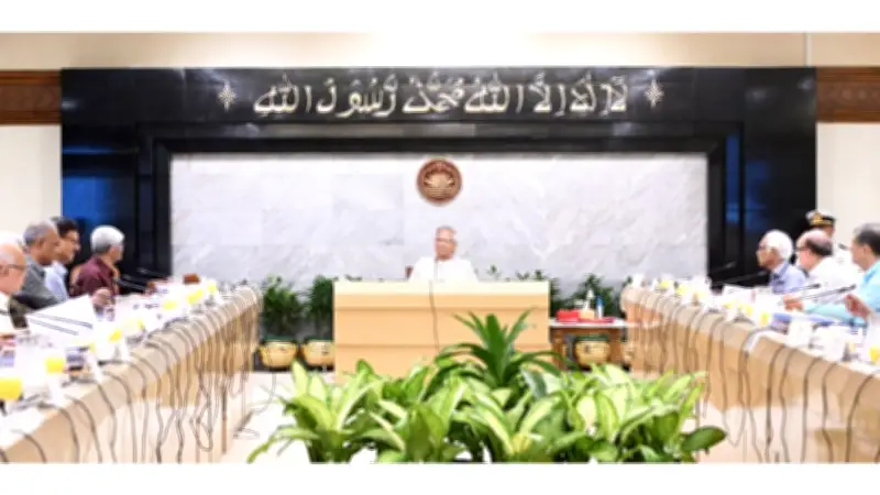 নতুন মন্ত্রিসভা গঠনের আগে উপদেষ্টাদের দায়িত্ব অব্যাহত, নির্বাচনী নানা ঘটনা