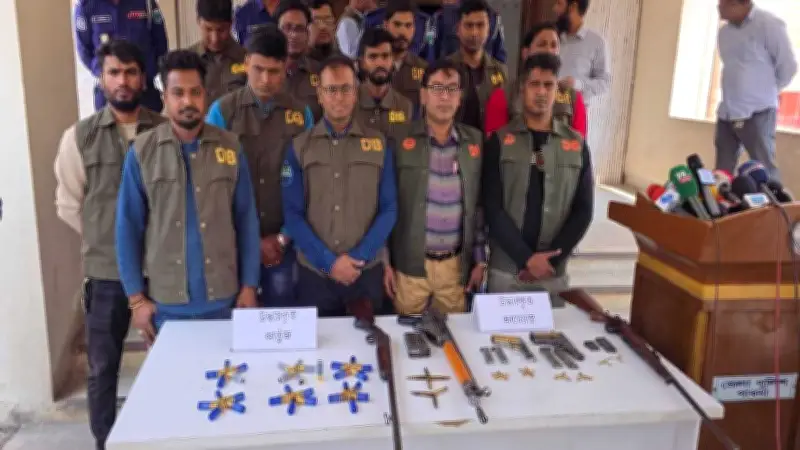 পাবনায় আগ্নেয়াস্ত্রসহ গ্রেফতার ৩, নীলফামারীতে পুলিশ কর্মকর্তাদের মধ্যাহ্নভোজ