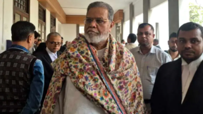 আদালতের নির্দেশ: মঞ্জুরুল মুন্সীকে সংযত বক্তব্য দিতে হবে, রাজনৈতিক দল ও ভোট ক্রয় নিয়ে বিতর্ক