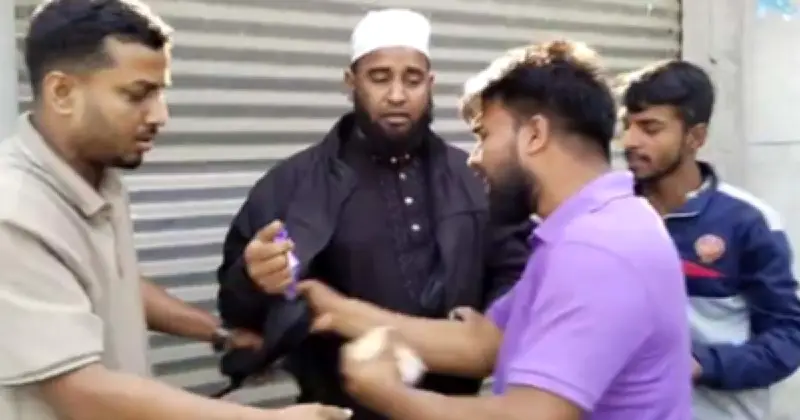 ভোট কিনতে গিয়ে ৭১ হাজার টাকাসহ জামায়াত নেতা আটক, মুচলেকা নিয়ে ছাড়া