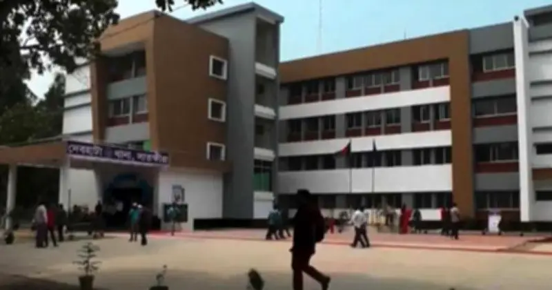 সাতক্ষীরায় নির্বাচনি দায়িত্বে পুলিশ কর্মকর্তার 'গোপন বৈঠক', তাৎক্ষণিক প্রত্যাহার