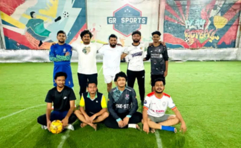 চট্টগ্রাম বন্ধুসভার প্রীতি ফুটবলে রোমাঞ্চকর জয় ফাহিম একাদশের