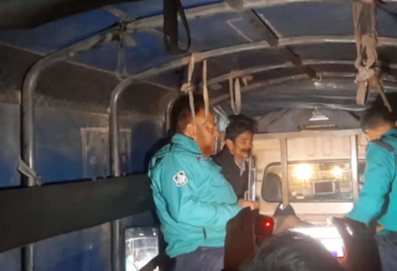 চট্টগ্রামে বিদেশি পিস্তলসহ রোহিঙ্গা নিরাপত্তা প্রহরীকে আটক করেছে সেনাবাহিনী