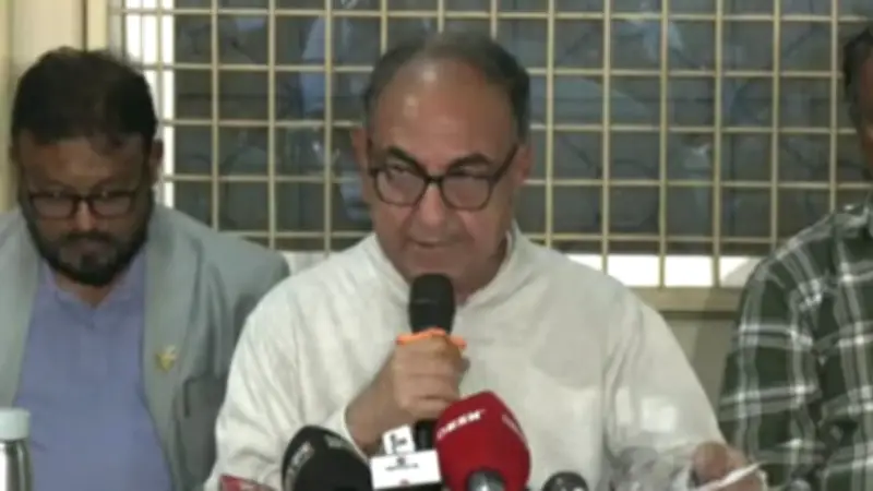 মির্জা আব্বাসের অভিযোগ ও পটুয়াখালীতে আটক: ভোট কেন্দ্রে নীরবতা ও টাকা উদ্ধার