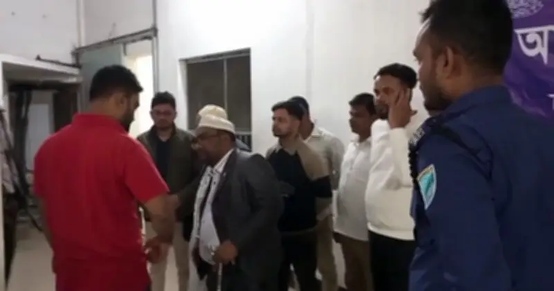 আশুলিয়ায় ভোটকেন্দ্র দখলের চেষ্টা: বিএনপির ১৩ নেতাকর্মী আটক