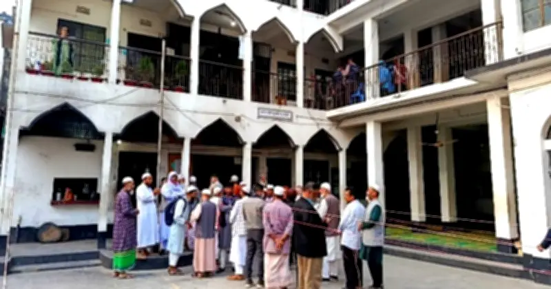 ত্রয়োদশ জাতীয় সংসদ নির্বাচনে ভোটারদের উৎসাহ: ভোর থেকেই ভোটকেন্দ্রে দীর্ঘ লাইন