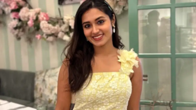 তাসনিয়া ফারিণের ভোট দেওয়ার ইচ্ছা থাকলেও শুটিংয়ে ব্যস্ত, নির্বাচনে অংশ নিতে পারছেন না