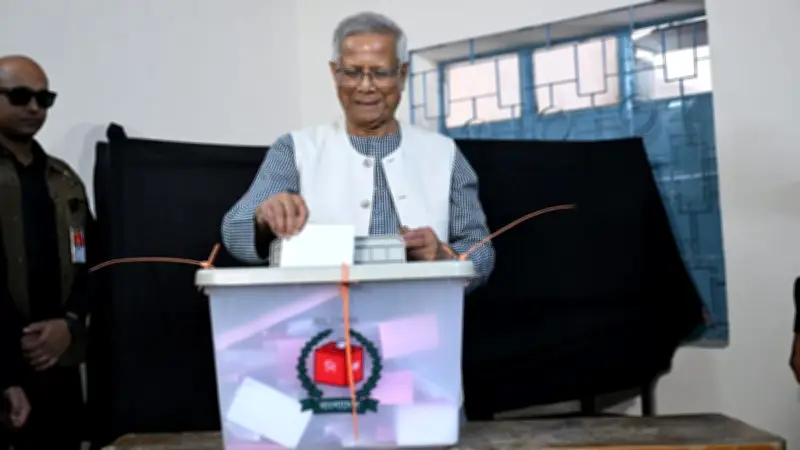 ঢাকার গণপরিবহন সংকটে মালিক সমিতির দুঃখ, সিইসি বললেন নির্বাচন হচ্ছে সুষ্ঠু