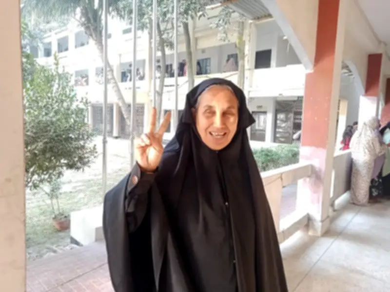 ত্রয়োদশ জাতীয় সংসদ নির্বাচনে ঢাকার কেন্দ্রগুলিতে ভোটগ্রহণ শান্তিপূর্ণভাবে শুরু