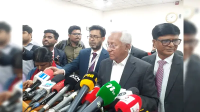 ভোটের হার ৩২.৮৮ শতাংশ, ইসি সচিব জনগণের রায় মেনে নেবেন: নির্বাচন উৎসবমুখর