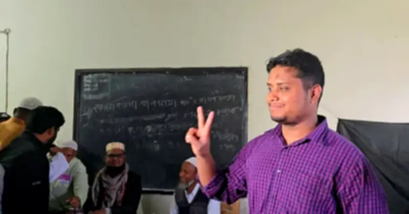 এনসিপি প্রার্থী হাসনাত আবদুল্লাহ ভোট দিলেন, বিজয়ের আশাবাদ ব্যক্ত করলেন