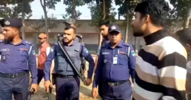 কুষ্টিয়ায় ভোটকেন্দ্রে পুলিশের সঙ্গে অসদাচরণের দায়ে যুবকের তিন মাস কারাদণ্ড