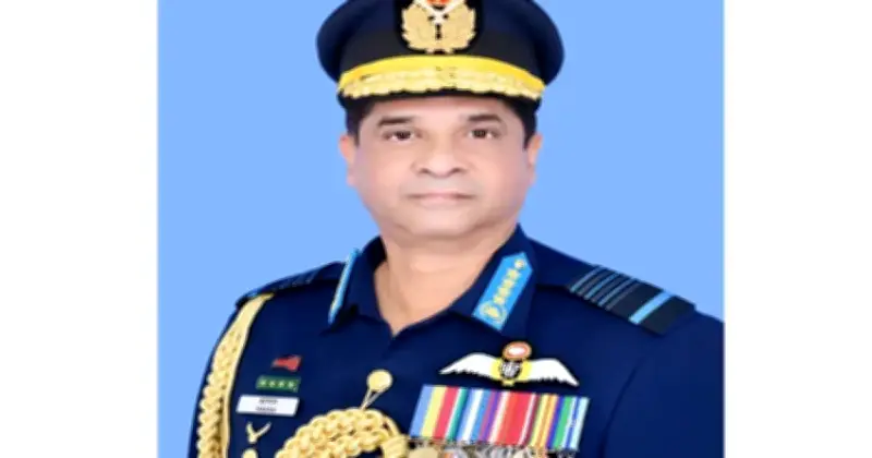 বিএএফ শাহীন কলেজে ভোট দিলেন বিমান বাহিনী প্রধান, নির্বাচনে সেনা সদস্যদের অংশগ্রহণ