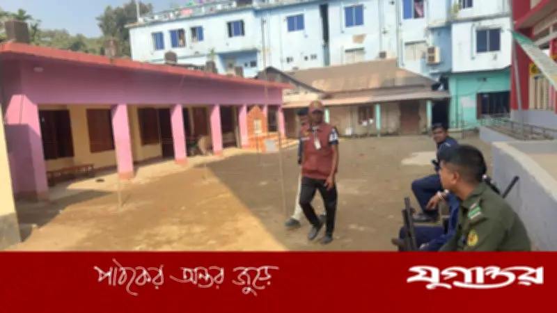 সুনামগঞ্জ-২ আসনে ভোটগ্রহণের গতি মন্থর, দুপুরে ভোটার উপস্থিতি কম