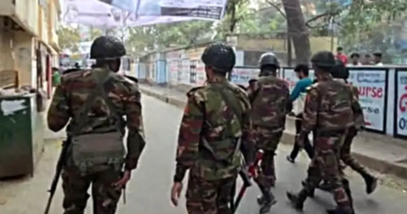 ভোট শেষে নিরাপত্তা জোরদার, কেন্দ্রের আশপাশ থেকে সরানো হচ্ছে কর্মী-সমর্থকদের