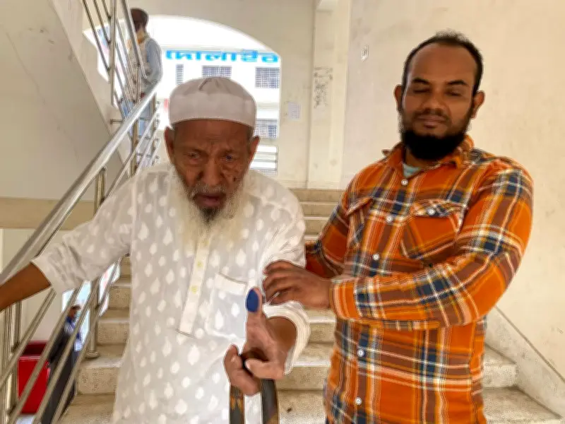 ৯০ বছরের ডাক্তার আবু মুসার ভোটদান: 'ভোট দিতে ভালো লেগেছে, ভয় কিসের?'