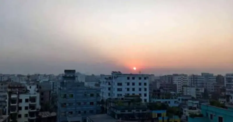 ঢাকায় শুক্রবারের আবহাওয়া: তাপমাত্রা বেড়ে ১৮ ডিগ্রি, শুষ্ক ও রৌদ্রোজ্জ্বল দিন