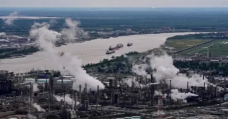 ট্রাম্পের ঐতিহাসিক সিদ্ধান্ত: গ্রিনহাউস গ্যাস নিয়ন্ত্রণ নীতির বাতিল, জলবায়ু ও স্বাস্থ্যে বড় ঝুঁকি