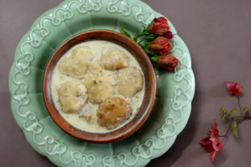 গোকুল পিঠা তৈরির সহজ রেসিপি: তিনটি উপকরণে মজাদার মিষ্টান্ন