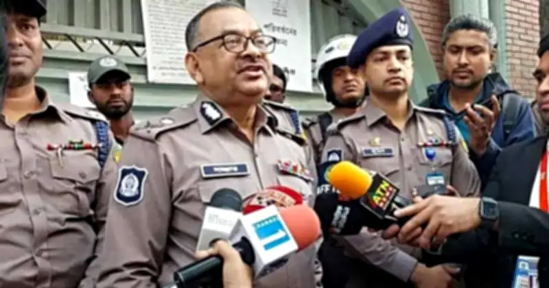 ডিএমপি কমিশনারের বক্তব্য নিয়ে বিভ্রান্তি ছড়ানোর অভিযোগ, সোশ্যাল মিডিয়ায় ছড়ানো ক্লিপ নিয়ে সতর্কতা