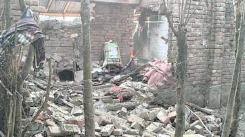 চাঁপাইনবাবগঞ্জে ককটেল বিস্ফোরণে নিহত ২, নিরাপত্তা শঙ্কায় এনসিপি ও রাজনৈতিক সংকট