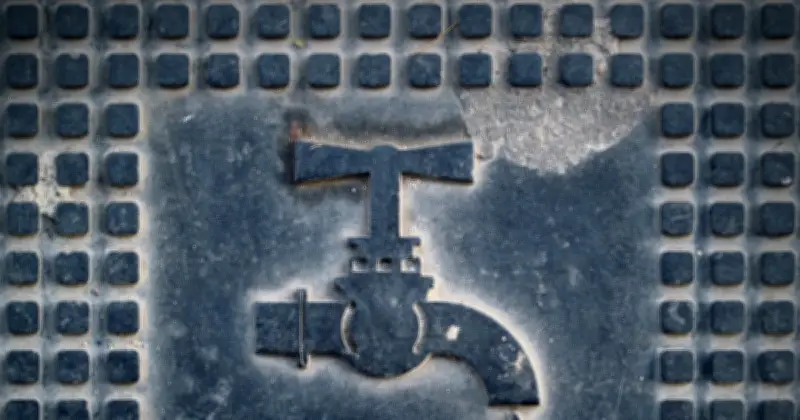 ২০২৬-এ নির্বাচনী অঙ্গীকারে জল-স্যানিটেশন সংকট: মানবিক রাষ্ট্রের স্বপ্ন বনাম বাস্তবতা