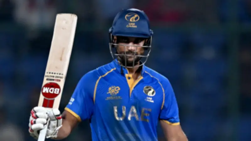 দিল্লির ছেলে শোয়াইব খানের জয়: কানাডার বিপক্ষে ২৯ বলে ৫১ রান করে আমিরাতকে রক্ষা