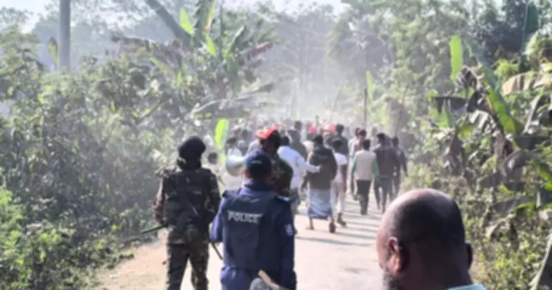 ফরিদপুরে আধিপত্য বিরোধে সংঘর্ষ: বাড়িঘর ভাঙচুর, অগ্নিসংযোগ, ২০ জন আহত