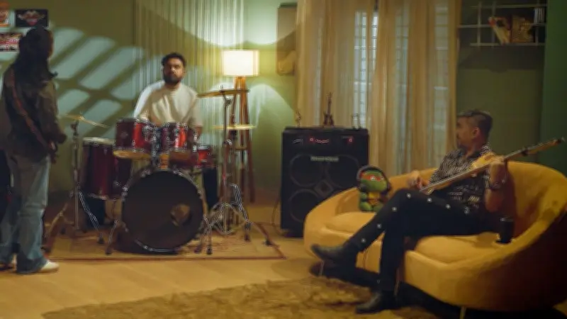 ব্যান্ড সিক্সের মিউজিক্যাল ফিল্ম 'ভালোবাসি' মুক্তি পেল ভালোবাসা দিবসে