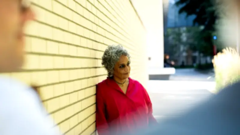 অরুন্ধতী রায়ের প্রতিবাদ: বার্লিন চলচ্চিত্র উৎসব থেকে সরে দাঁড়ালেন ফিলিস্তিন ইস্যুতে