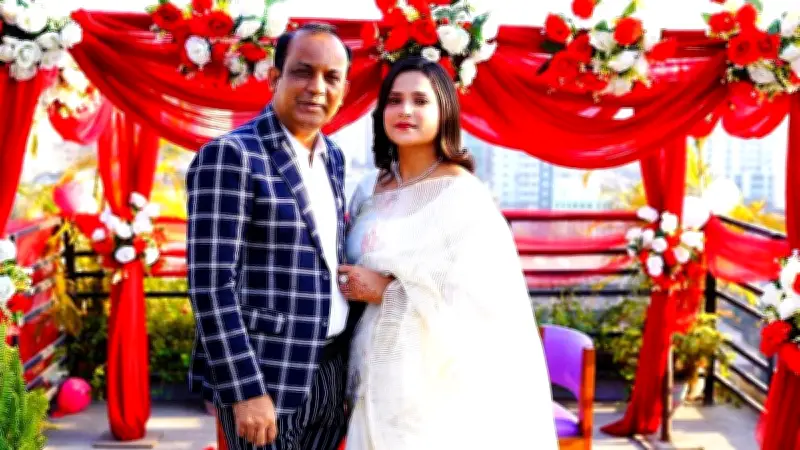 ভালোবাসা দিবসে বিয়ে করলেন নাট্যপিরচালক দীপু হাজরা, কনে সাথী আক্তার