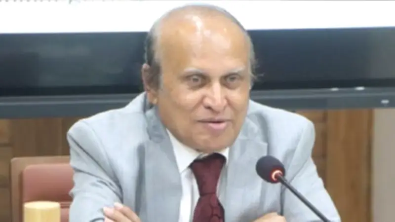 বিনোদন জগতে নতুন চমক: হানিয়া আমিরের প্লেব্যাক ও রণবীরের পরিবারের আতঙ্ক