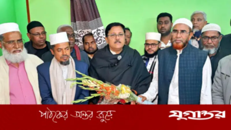 মাগুরায় বিএনপির নবনির্বাচিত এমপি মনোয়ারের জামায়াত প্রার্থীর সঙ্গে সৌহার্দ্যপূর্ণ সাক্ষাৎ