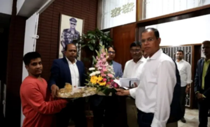 বিএনপি চেয়ারম্যান তারেক রহমানকে ফুল ও মিষ্টি পাঠালেন মমতা বন্দ্যোপাধ্যায়, অভিনন্দন ফ্রান্স ও কাতারের